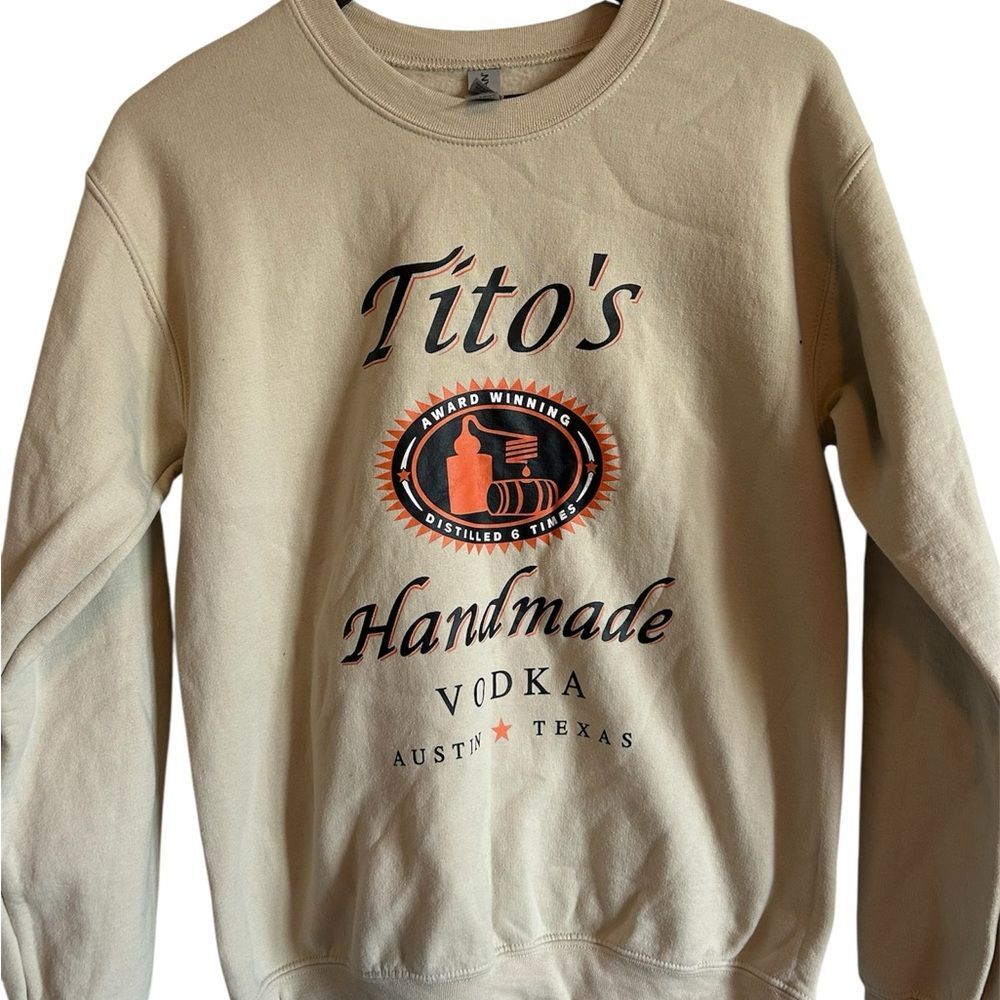 Gildan Cream Crewneck Sweater